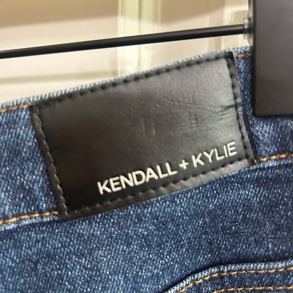EUC Like new Kendall & Kylie Dark Blue “Drifter” Jean Shorts size 9 juniors/29” - Picture 3 of 10